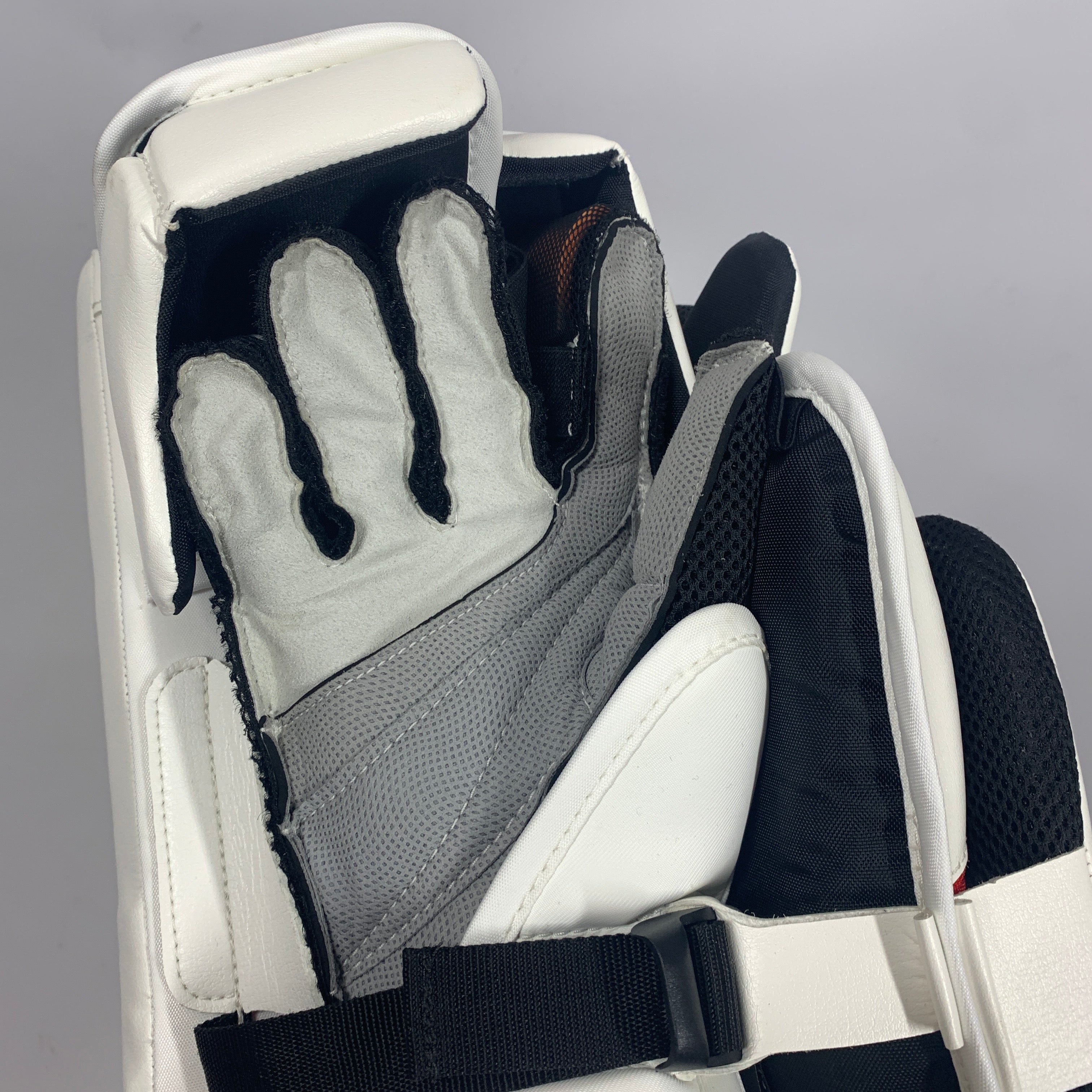 Nouveau CCM Extreme Flex 5 - Bloqueur de gardien de but Pro Stock (blanc/rouge/bleu)